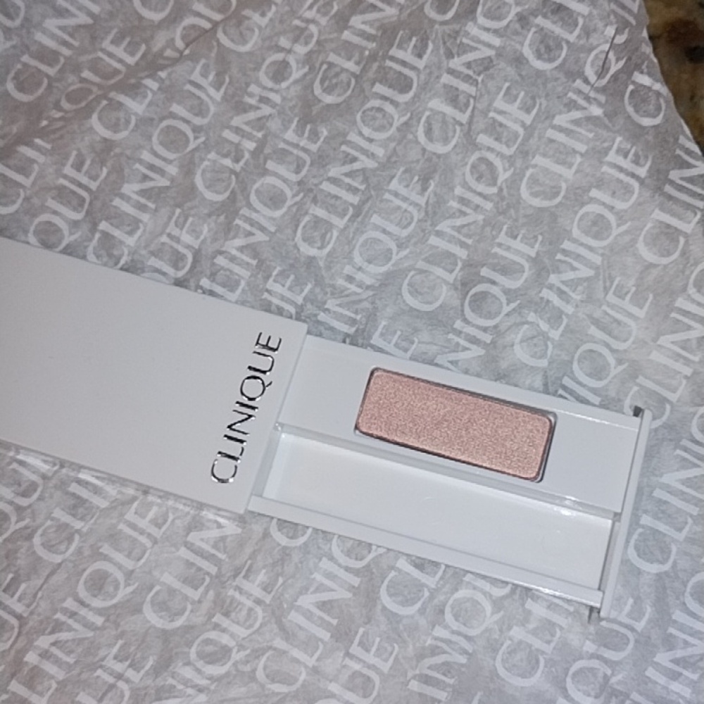 clinique strawberry fudge eye shadow